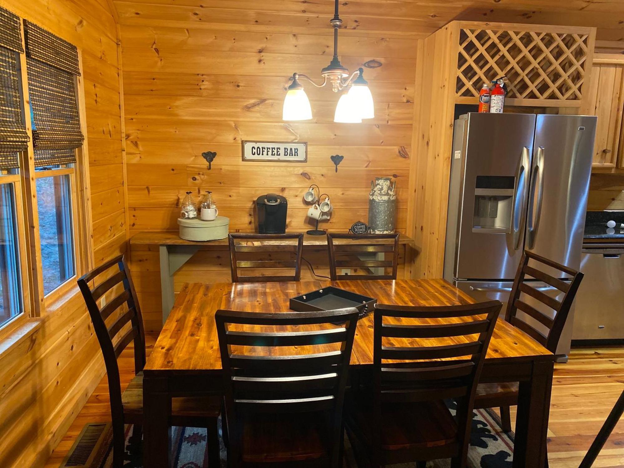 The Cozy Lazy Laurel With Year-Round Mountain Views, Hot Tub, Fire Pit Villa Cherry Log ภายนอก รูปภาพ