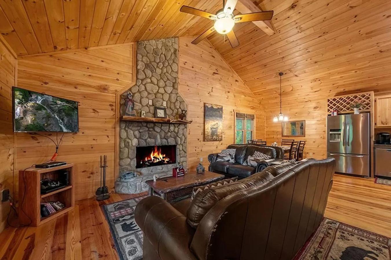 The Cozy Lazy Laurel With Year-Round Mountain Views, Hot Tub, Fire Pit Villa Cherry Log ภายนอก รูปภาพ